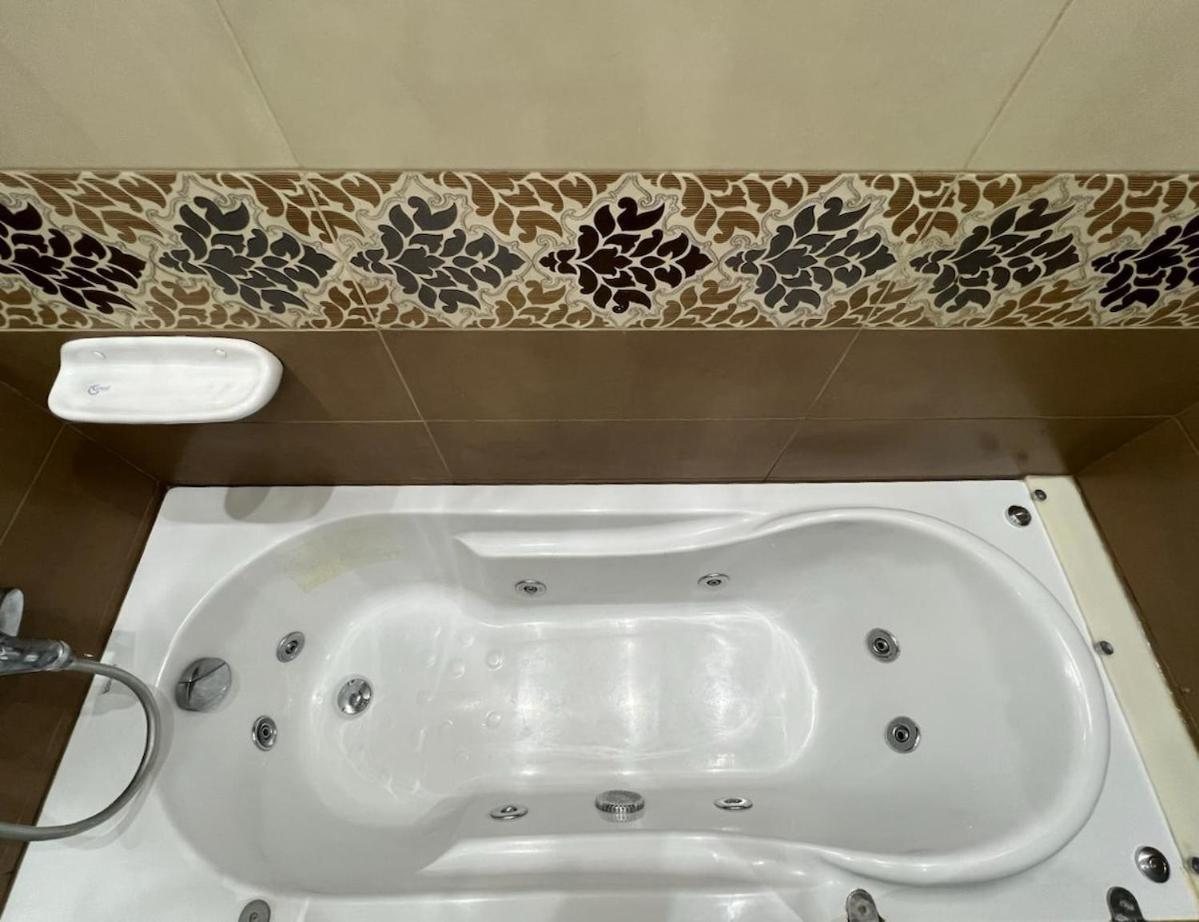 Apartment Majestic In Almazah *